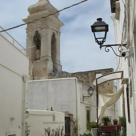 Vicolo Fiorito Polignano a Mare