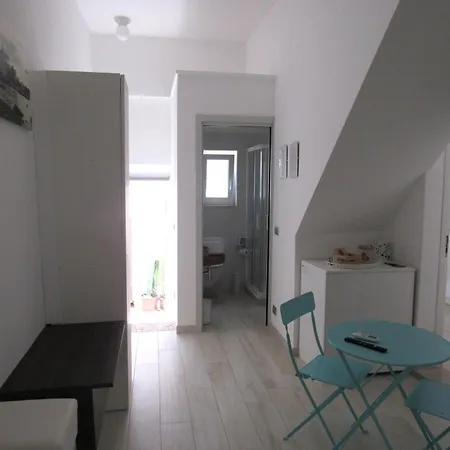 Vicolo Fiorito 3*