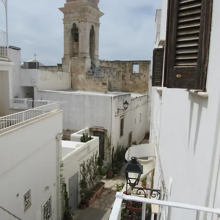 Vicolo Fiorito Polignano a Mare
